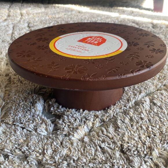 Girl Meets Farm NWT 10” Diameter Wooden Cake Stand. Pretty Engraved Flowers - Picture 2 of 5